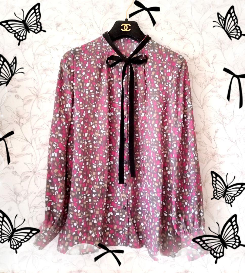 のんこまま♡ANAYI♡イレギュラースクエアプリントタイ付き ブラウス