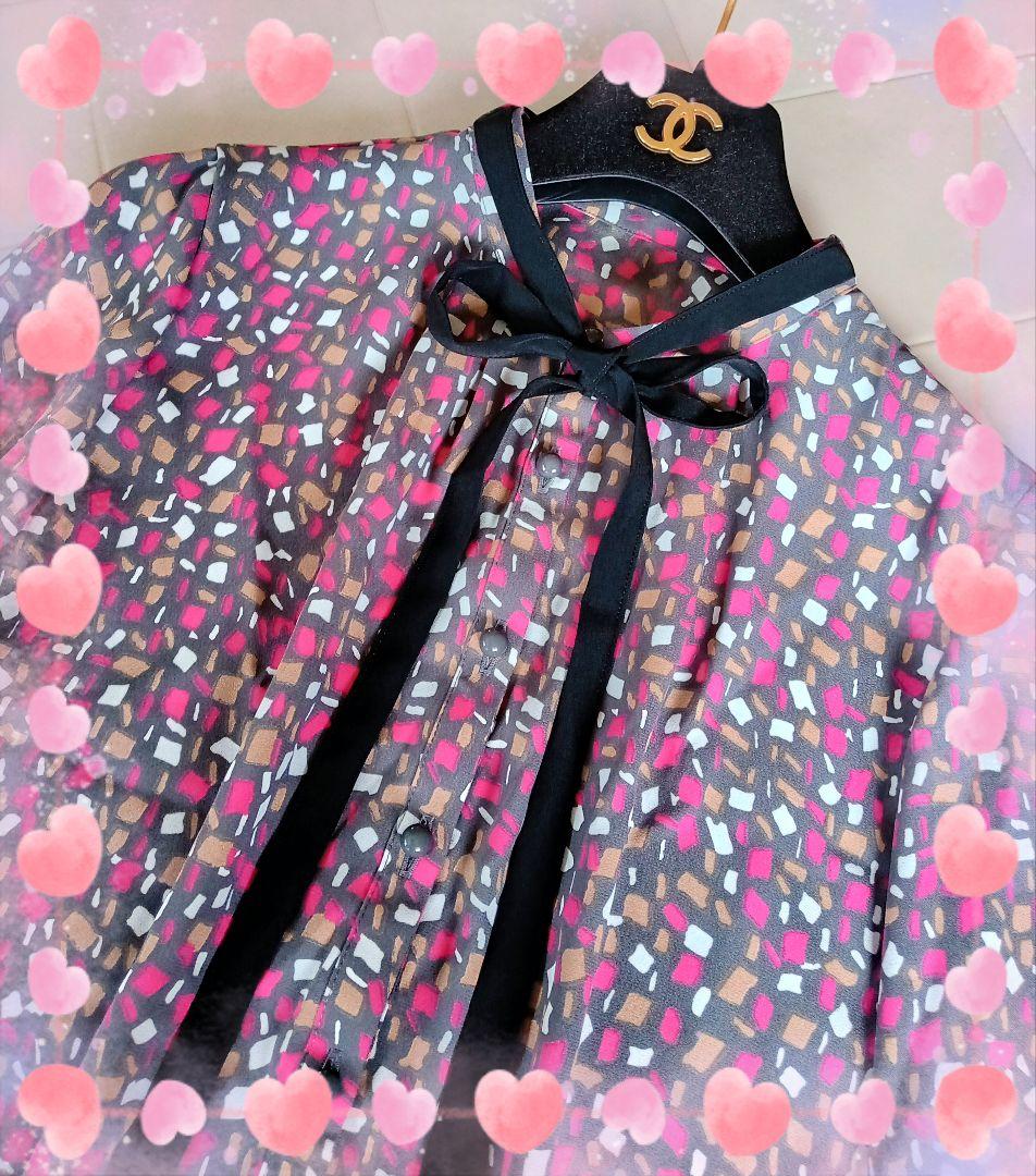 のんこまま♡ANAYI♡イレギュラースクエアプリントタイ付き ブラウス