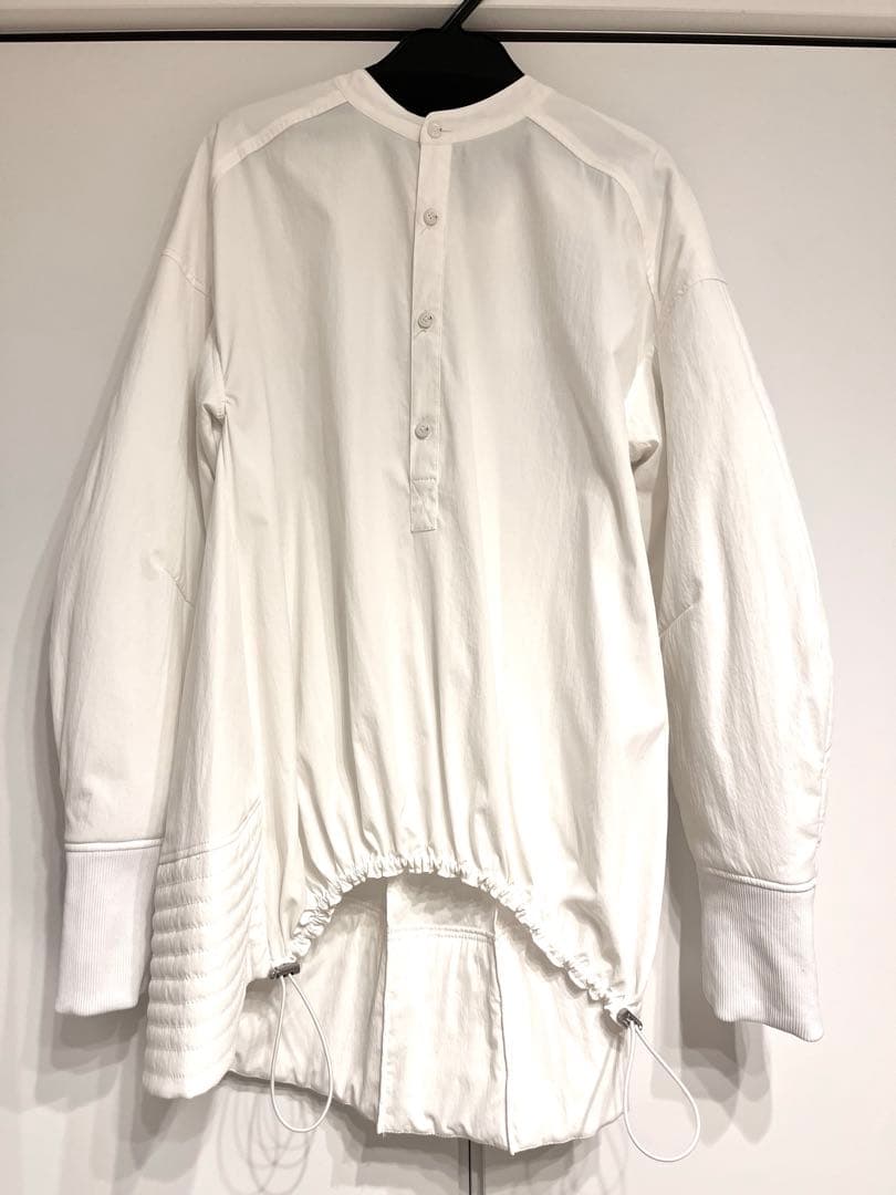 【美品】un3d. PADDING HEM DESIGN SH ホワイト