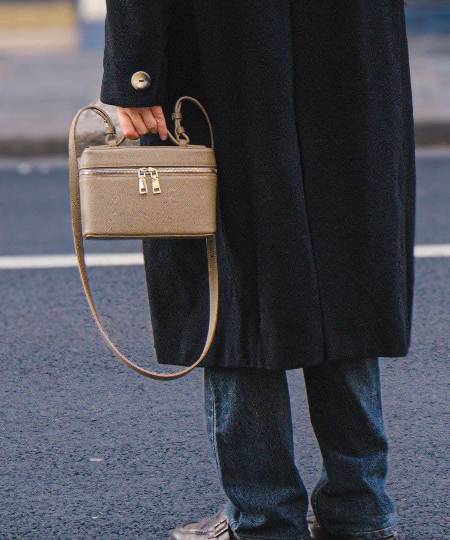 qbag pari 本革バニティバッグ