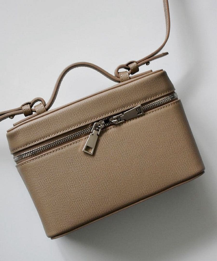 qbag pari 本革バニティバッグ