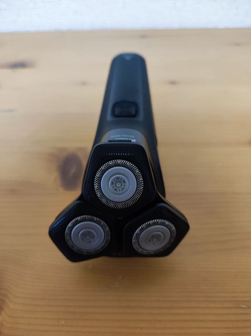 美品　PHILIPS ウェット＆ドライ電気シェーバー ブラック S5588/30