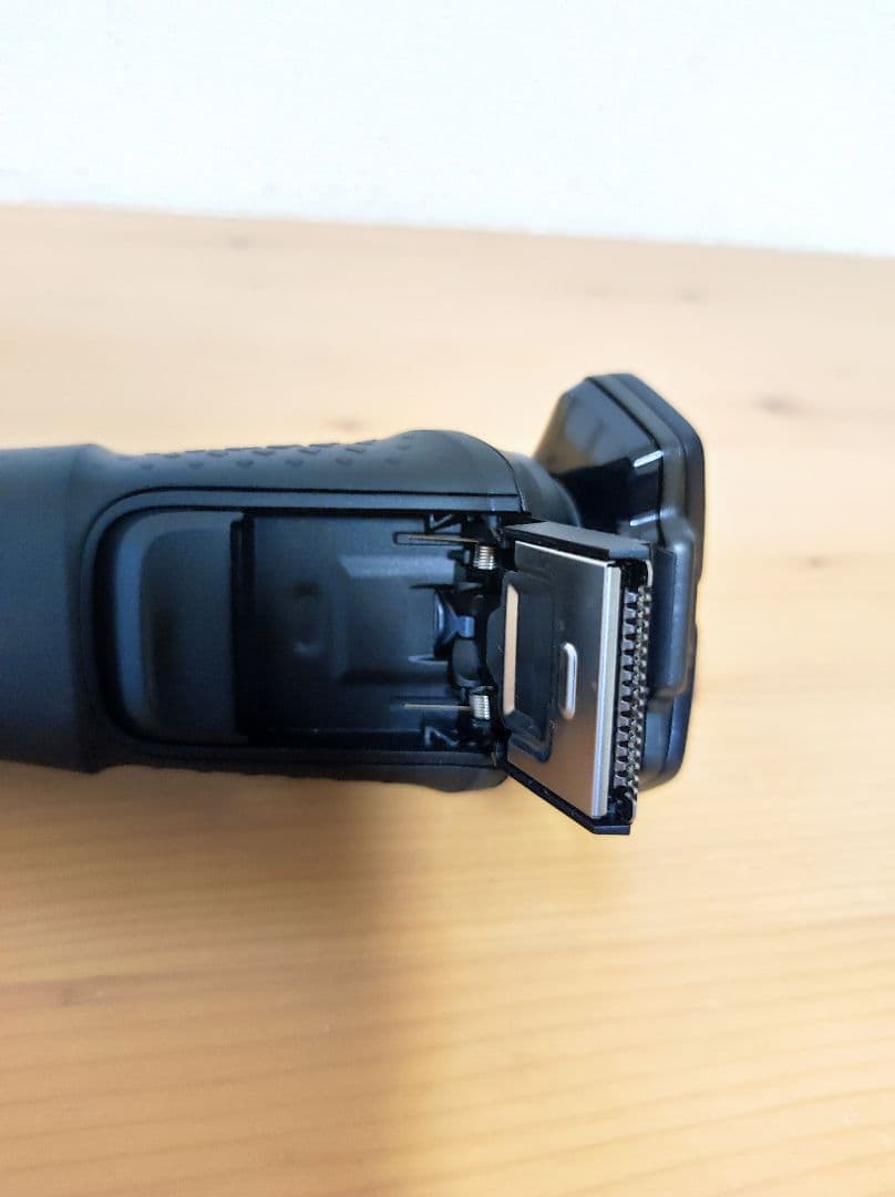 美品　PHILIPS ウェット＆ドライ電気シェーバー ブラック S5588/30