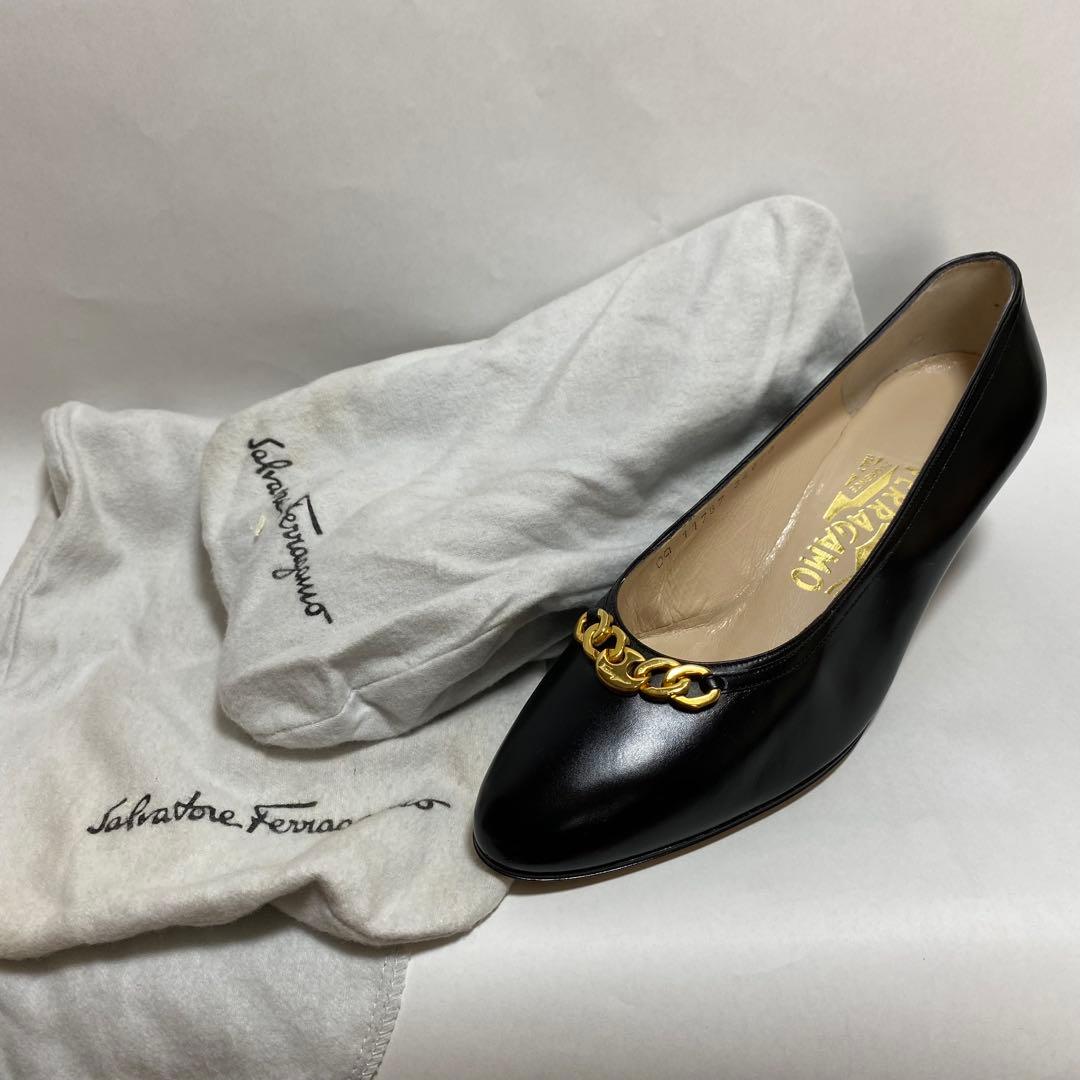 フェラガモ 黒パンプス　約24cm ビンテージ　未使用自宅保管品