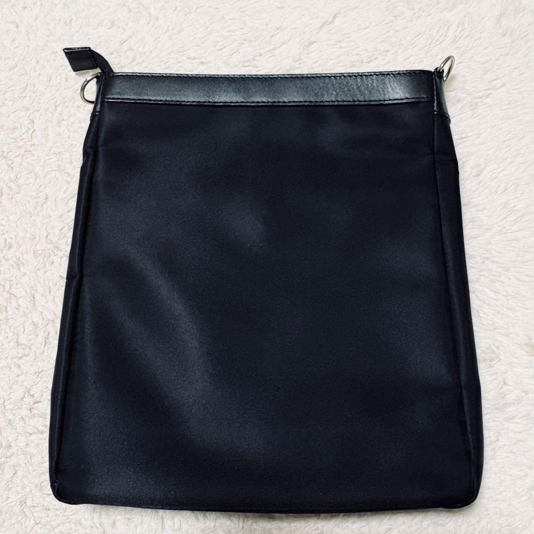 m*i様 バーバリーブラックレーベル　ナイロンショルダー　サコッシュ　ブラックノ