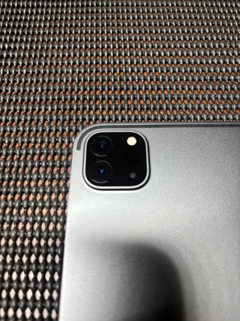 Apple iPad Pro 11インチ　第二世代　即日発送　カバー付き