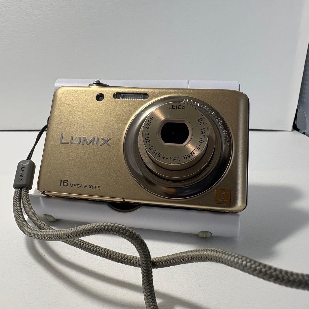 Panasonic LUMIX DMC-FH7 コンデジ　デジタルカメラ