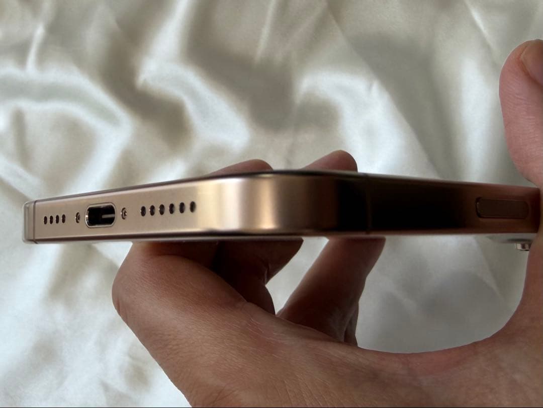 iPhone 16 Pro Max 256GB 美品 傷なし SIMフリー