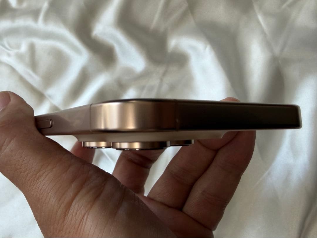 iPhone 16 Pro Max 256GB 美品 傷なし SIMフリー