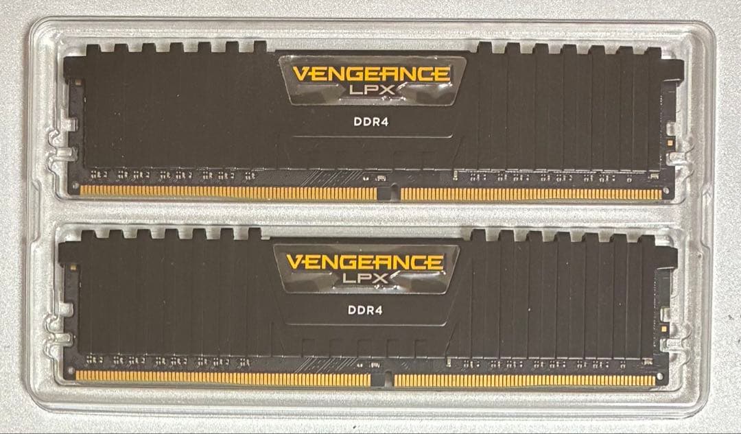 【中古】DDR4-2666 16GB(8GB×2枚) CORSAIR