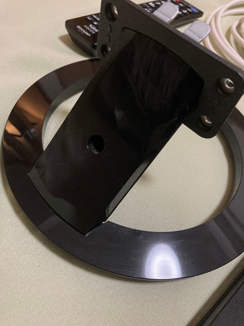 【美品】 AQUOS 24インチ　液晶テレビ (純正リモコン・ケーブル付き)