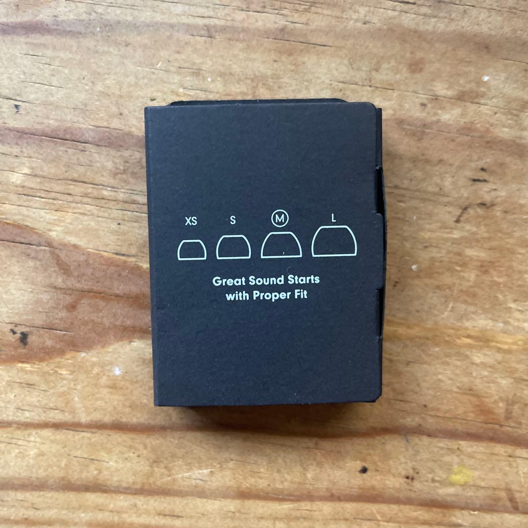 Beats Studio Buds + 黒/金