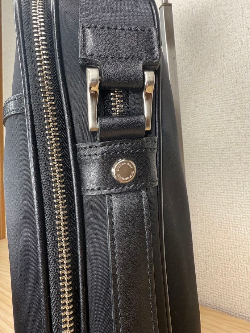 超美品✨ BURBERRY バーバリー　ショルダーバッグ　黒　A4収納　ナイロン
