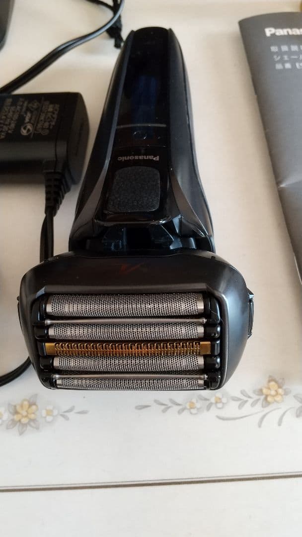 Panasonic メンズ電気シェーバー ES-LV7W ２３年製