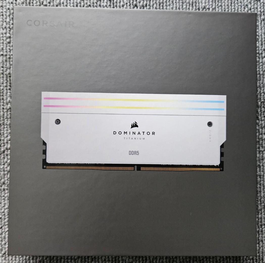 DOMINATOR TITANIUM DDR5-6000MHz ホワイト 未開封
