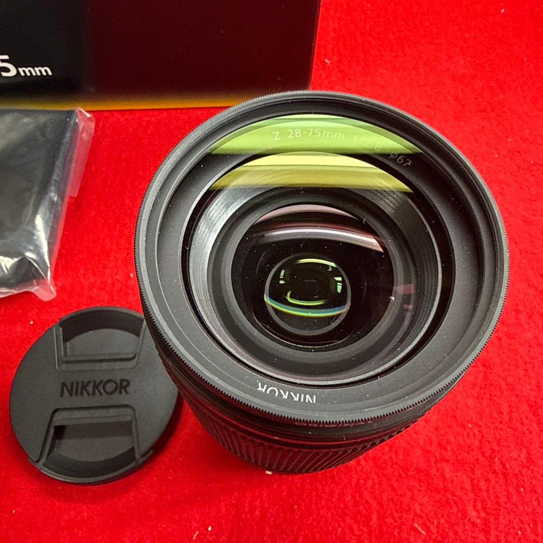 NIKKOR Z 28-75mm f/2.8 ズームレンズ