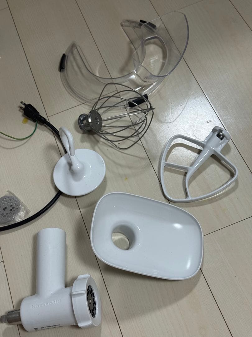 キッチンエイド 4.8L ミキサー、ラザニアローラー付き。