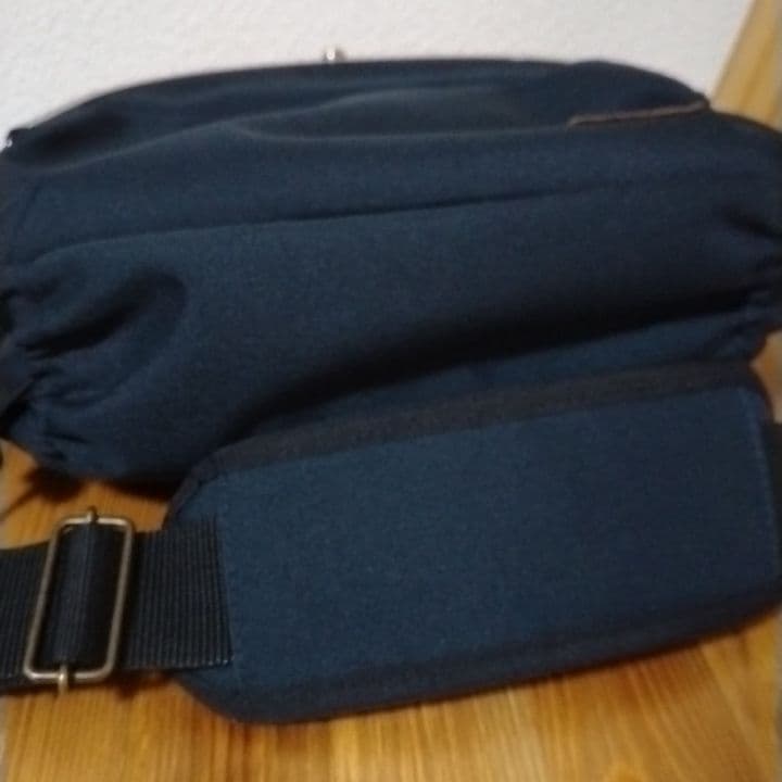 あやのこうじダークネイビー ボディバッグ