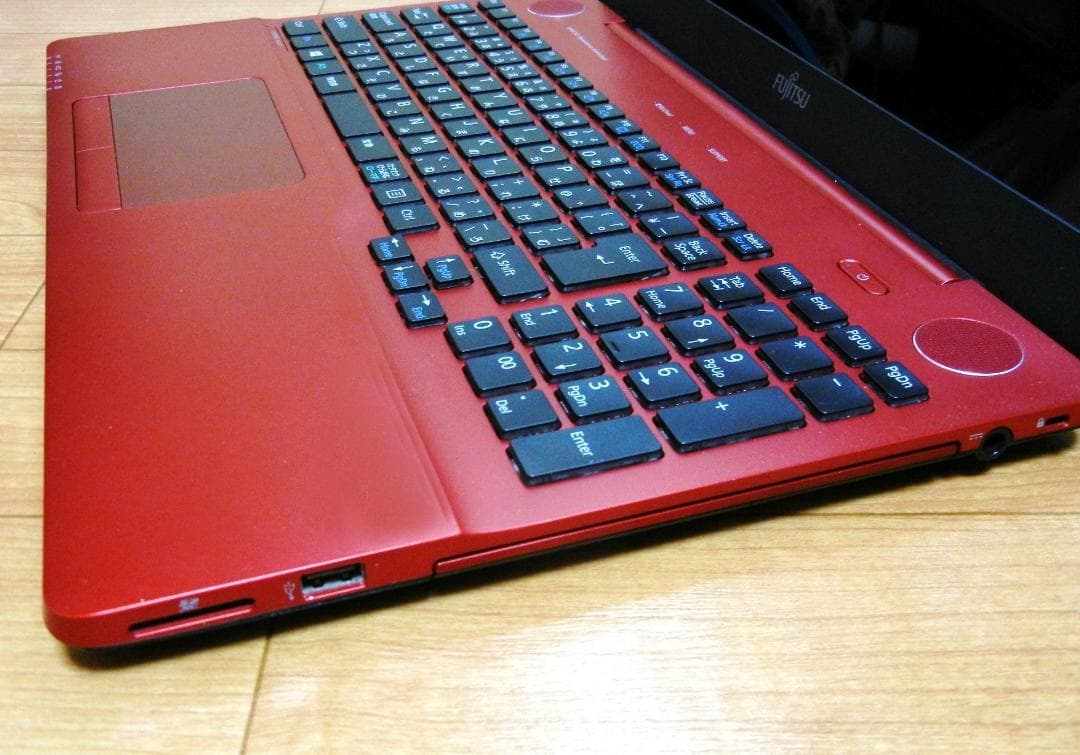 富士通 ノートパソコン fmv LIFEBOOK SSD オフィス付 メモ８GB