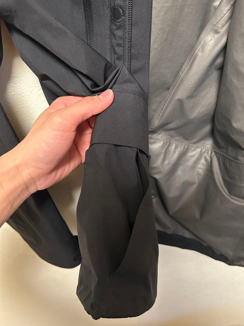 DESCENTE ゴアテックスシェルジャケット