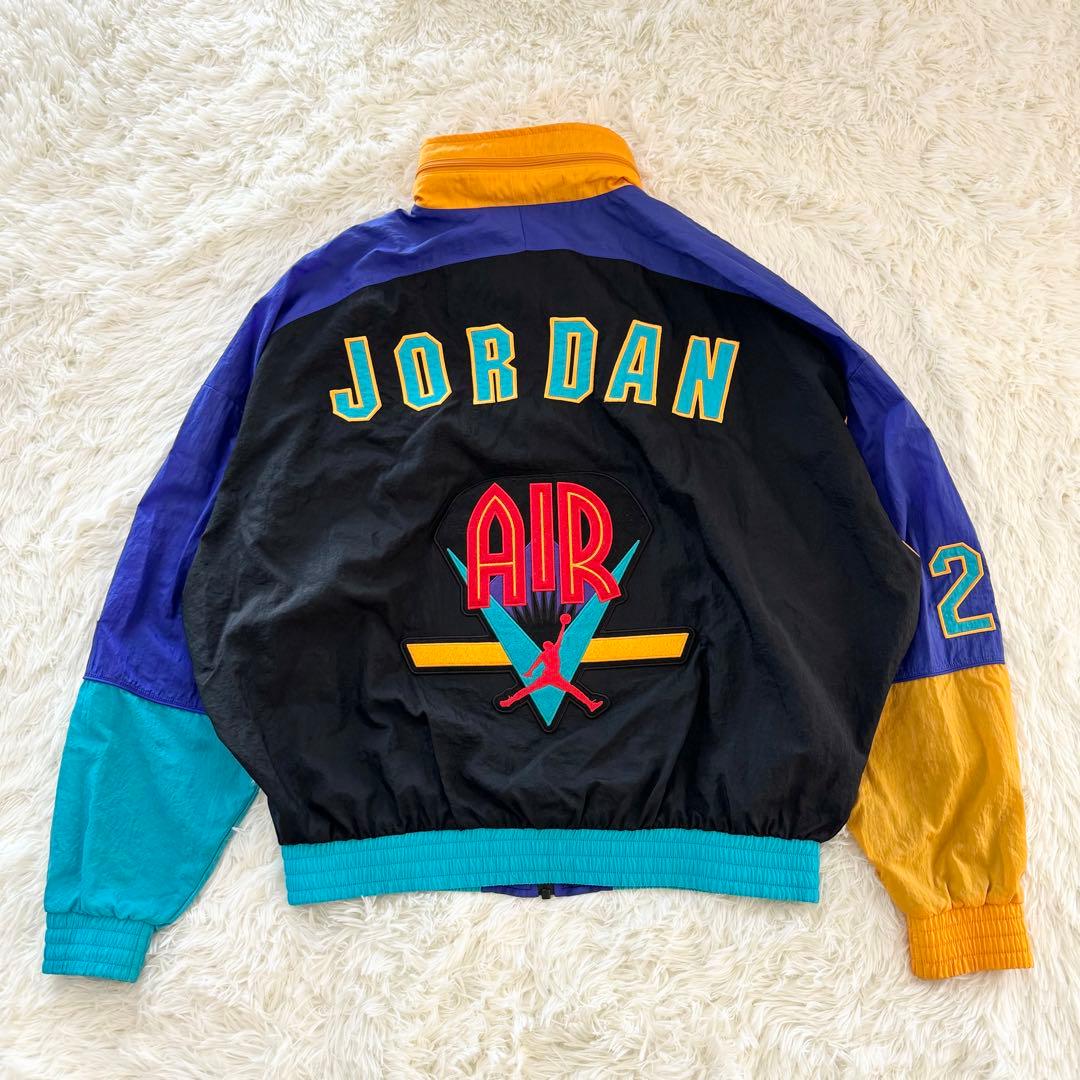 NIKE ナイキエアジョーダン　ナイロンジャケット　Ｌ　マルチカラー
