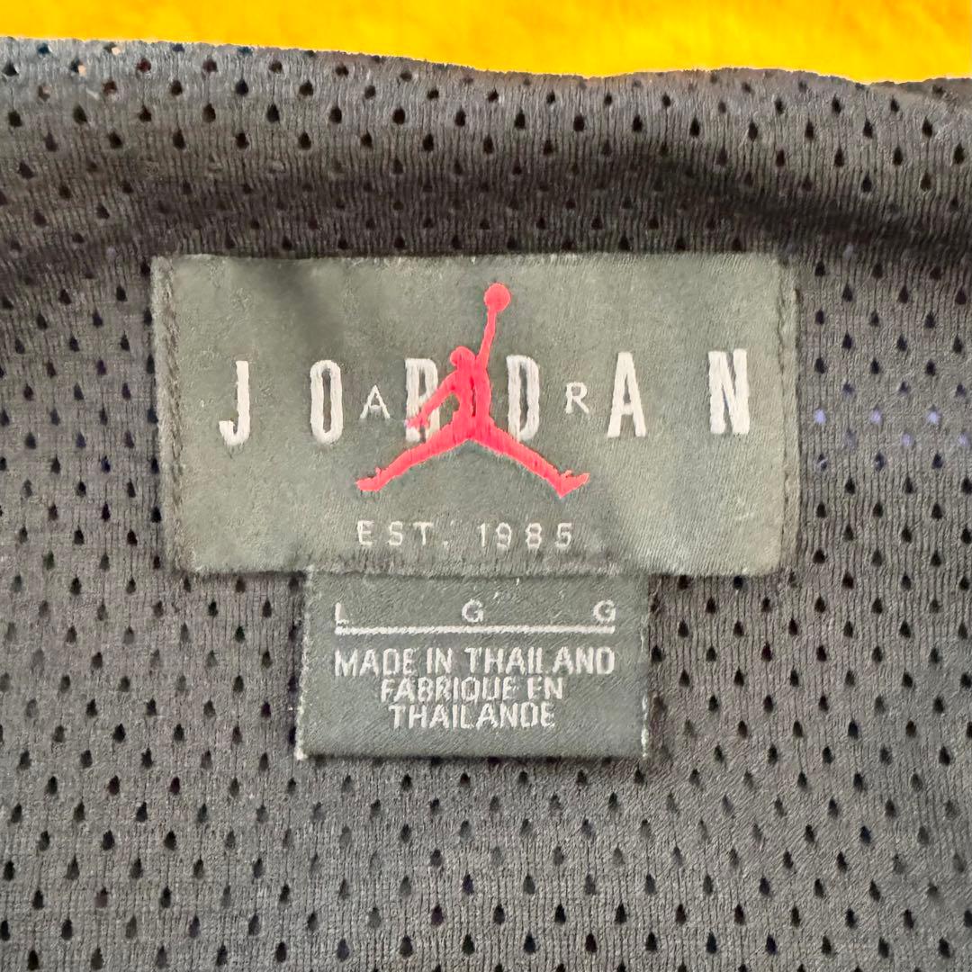 NIKE ナイキエアジョーダン　ナイロンジャケット　Ｌ　マルチカラー