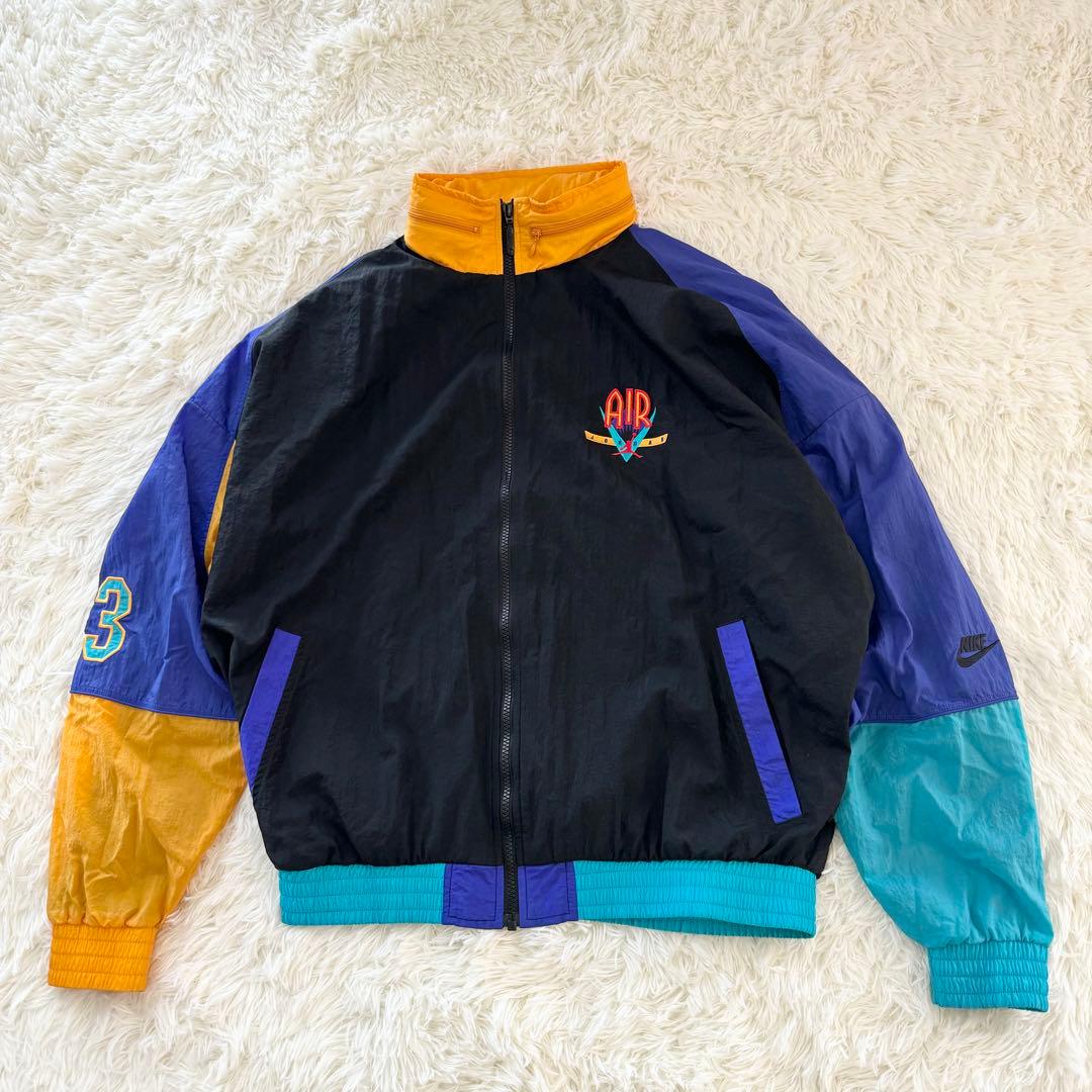NIKE ナイキエアジョーダン　ナイロンジャケット　Ｌ　マルチカラー