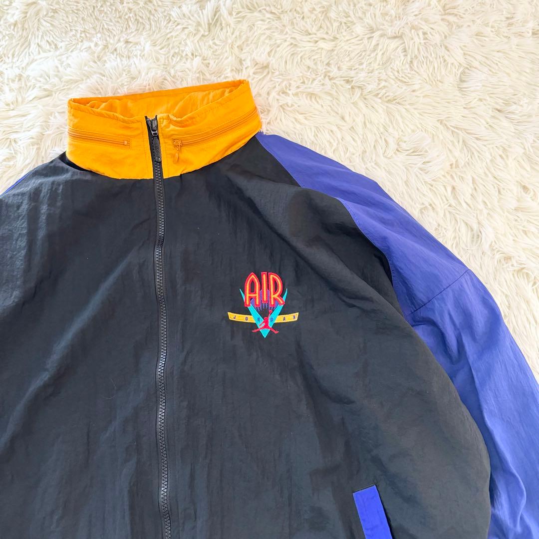 NIKE ナイキエアジョーダン　ナイロンジャケット　Ｌ　マルチカラー