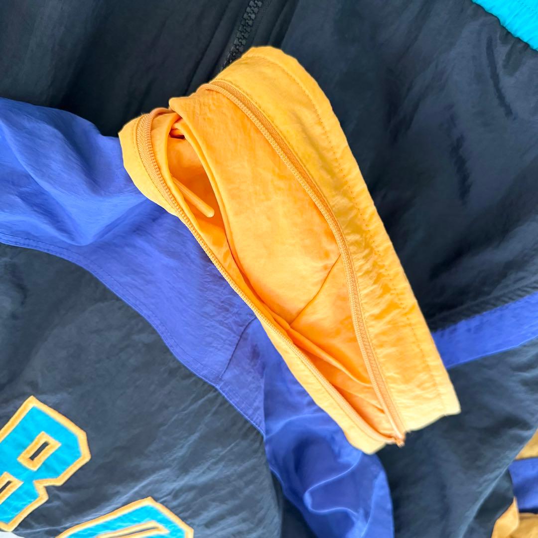 NIKE ナイキエアジョーダン　ナイロンジャケット　Ｌ　マルチカラー