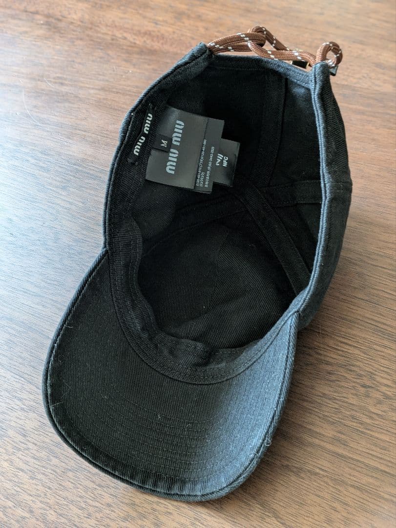 miu miu 黒 ベースボールキャップ M