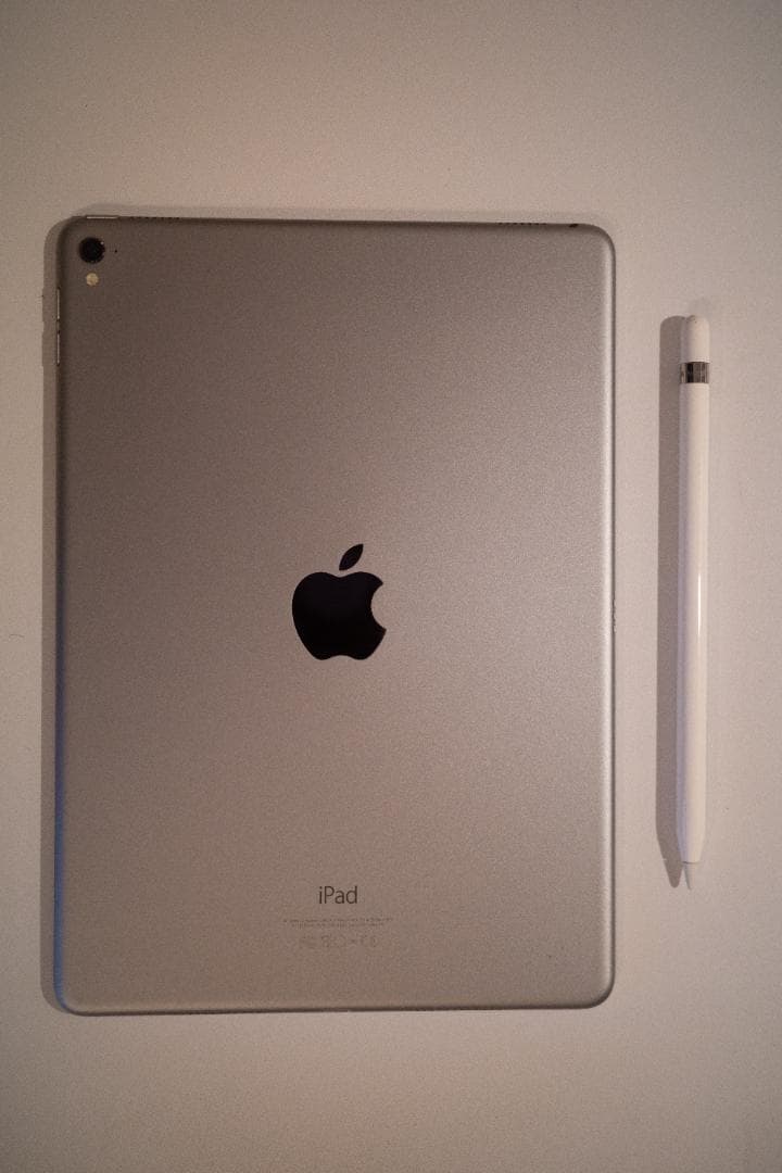 iPad Pro 9.7 128GB Wi-Fiモデル+Apple Pencil