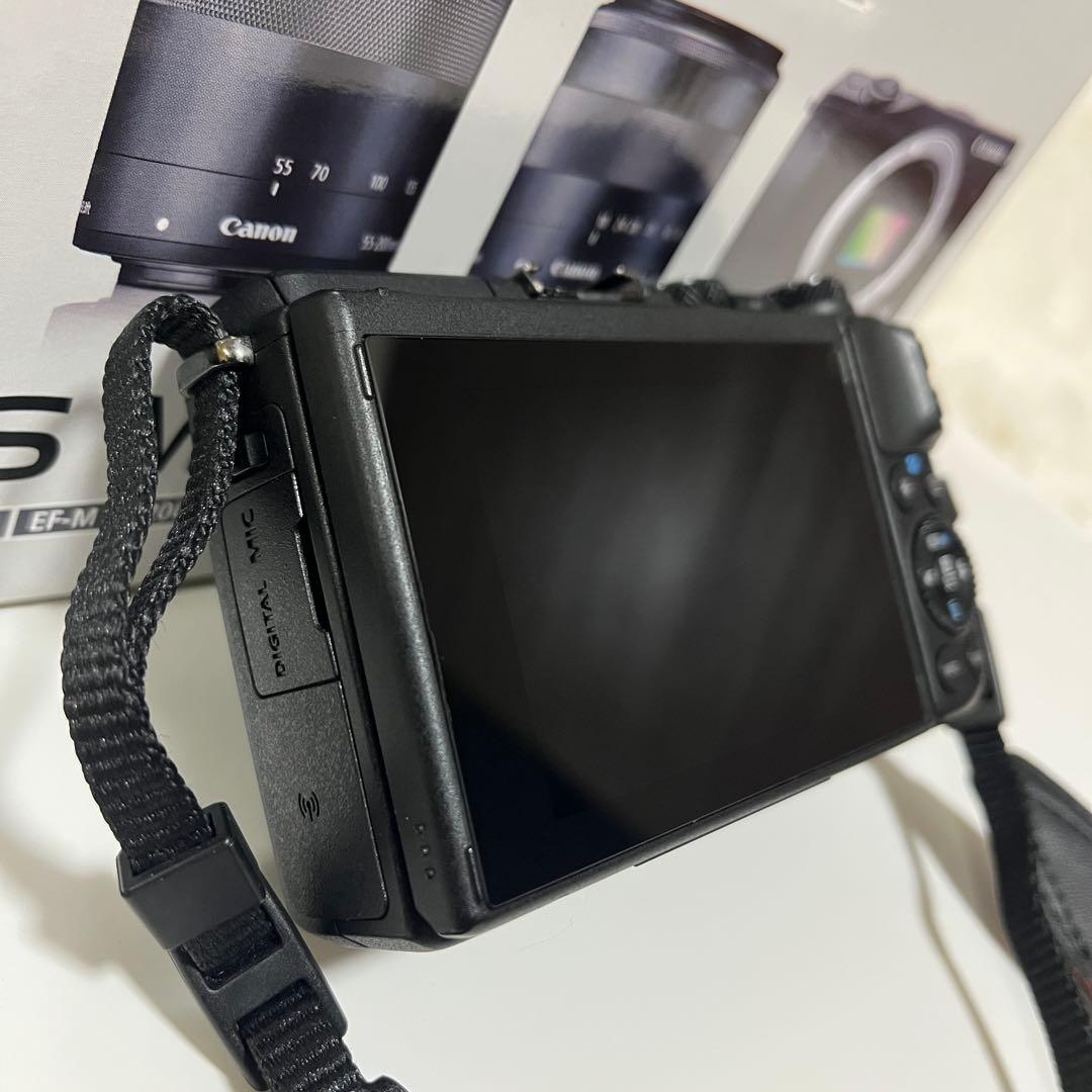 【極美品】Canon EOS M3 ブラック ダブルレンズキット バッテリー２個