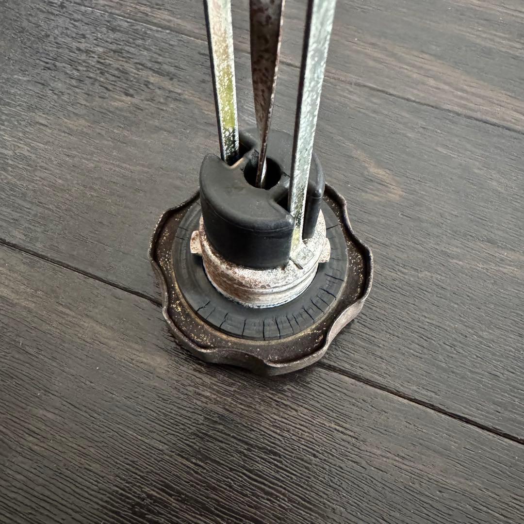 早い者勝ち 割引セール シャリー 希少ガソリンキャップ