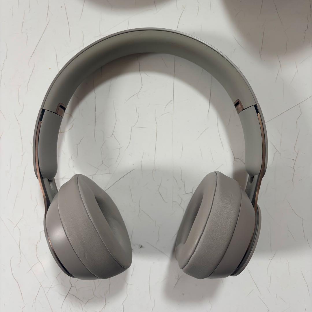 Beats soloproワイヤレスヘッドホン グレー