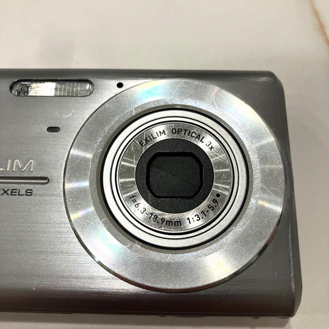 美品✨カシオ・デジタルカメラEXILIM EX-Z75 箱付き 動作確認済♪