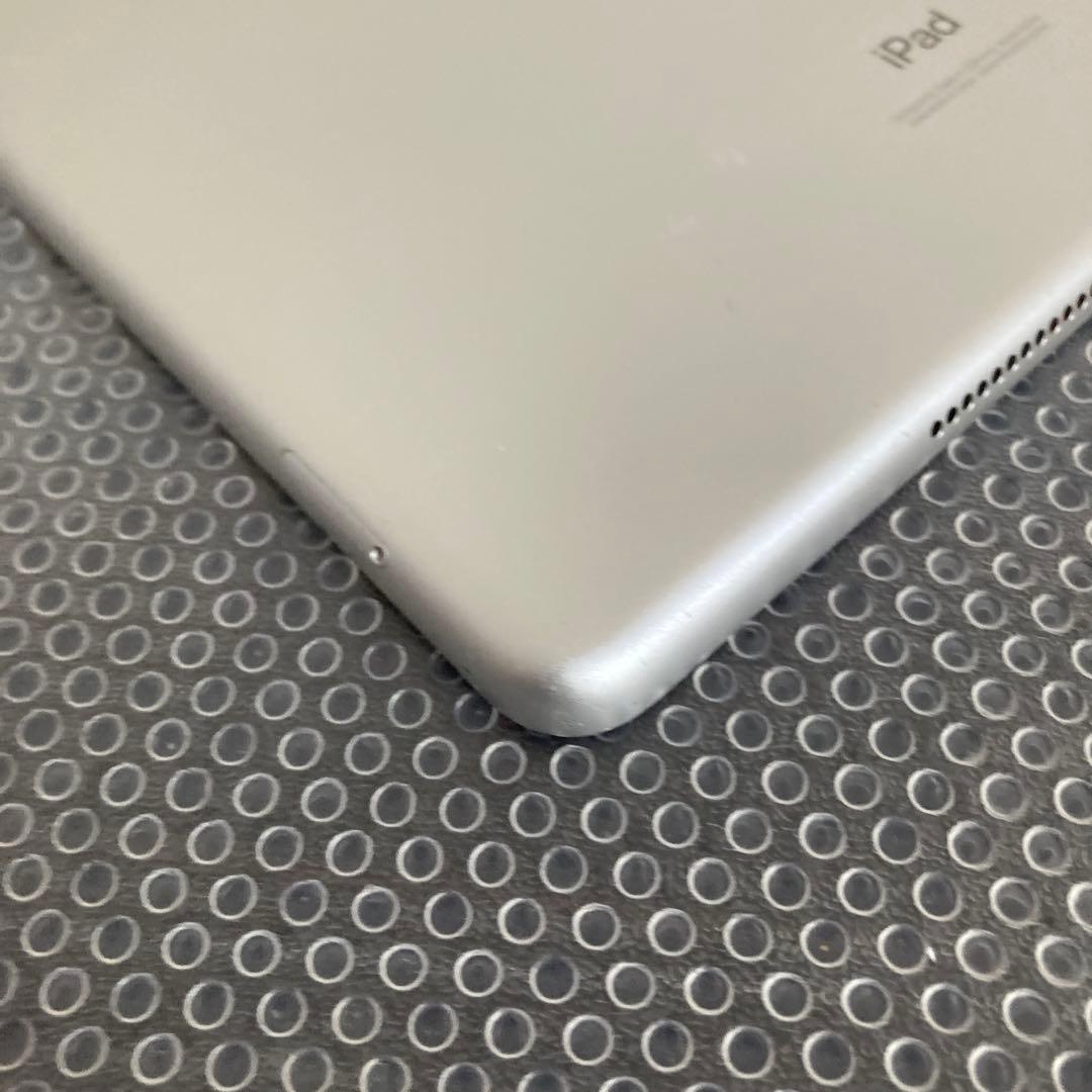 3792【早い者勝ち】電池ほぼ新品☆iPad8 第8世代 32GB SIMフリー