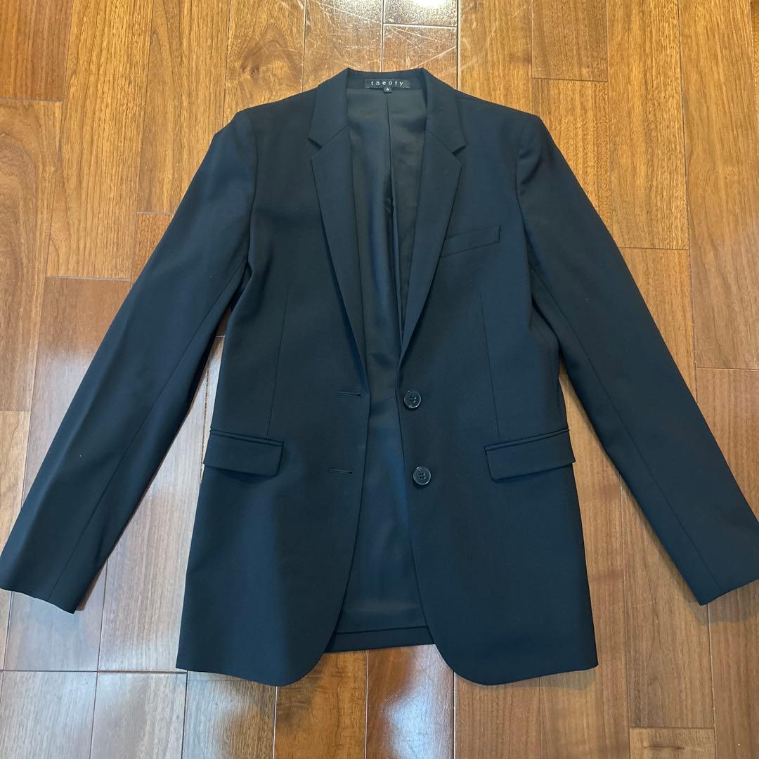 theory ブラックパンツスーツ