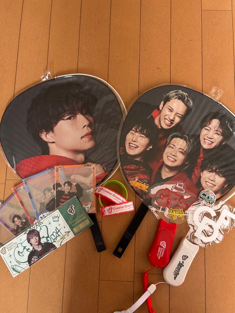 コムドットグッズ