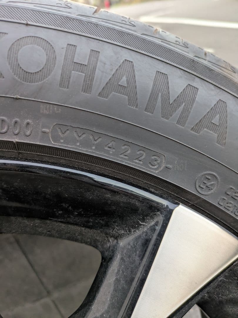 ZRV純正　18インチホイール、タイヤ1本のみ