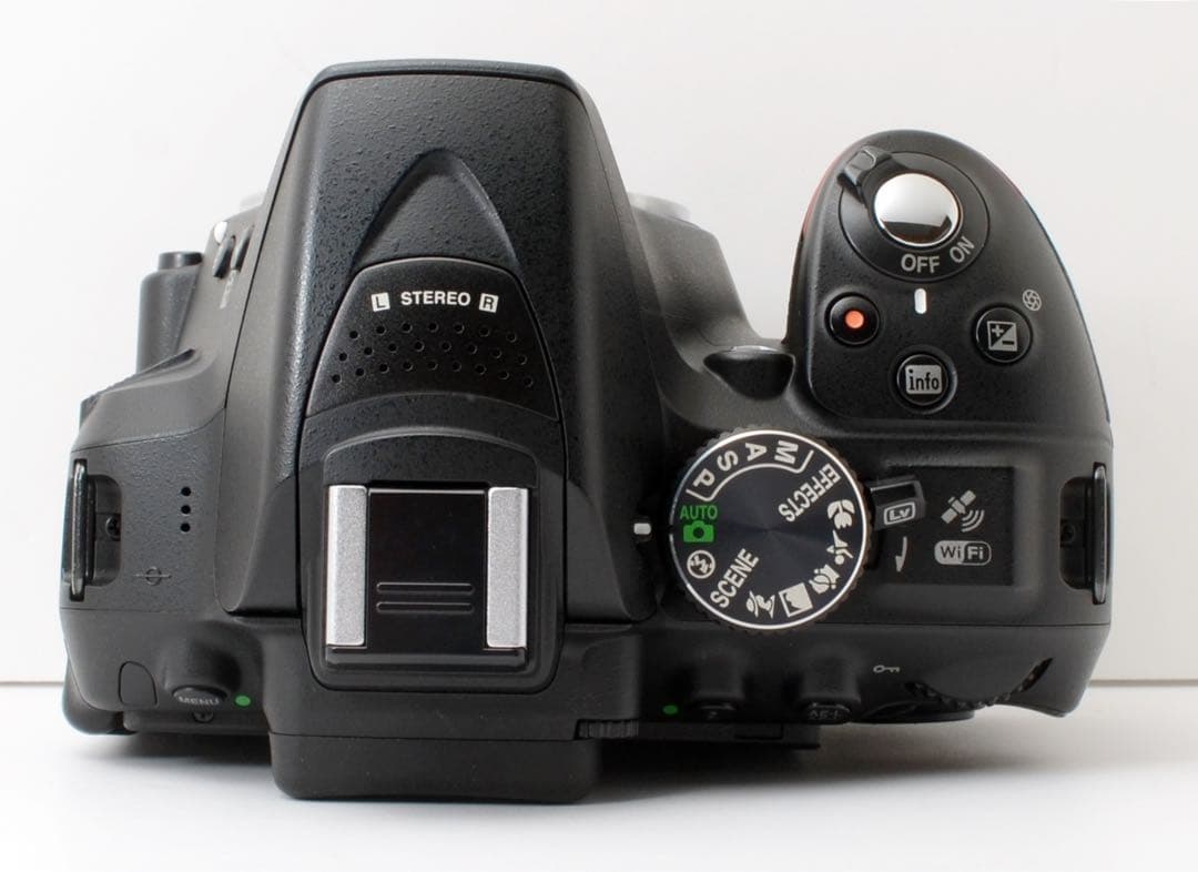 S数約1万回！Nikon D5300★Wi-Fi内蔵★カメラバック★レンズ2本