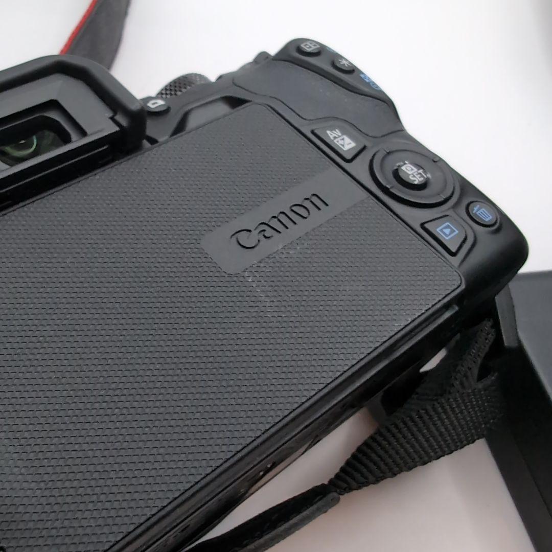 ほぼ新品Canon EOS kiss X10 ボディのみ シャッター1000以下