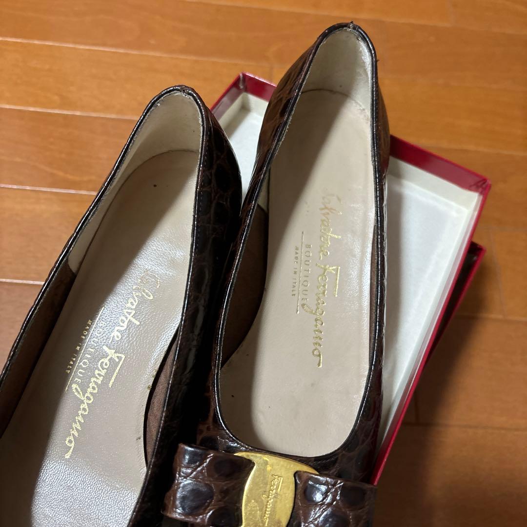 Salvatore Ferragamo リボンシューズ