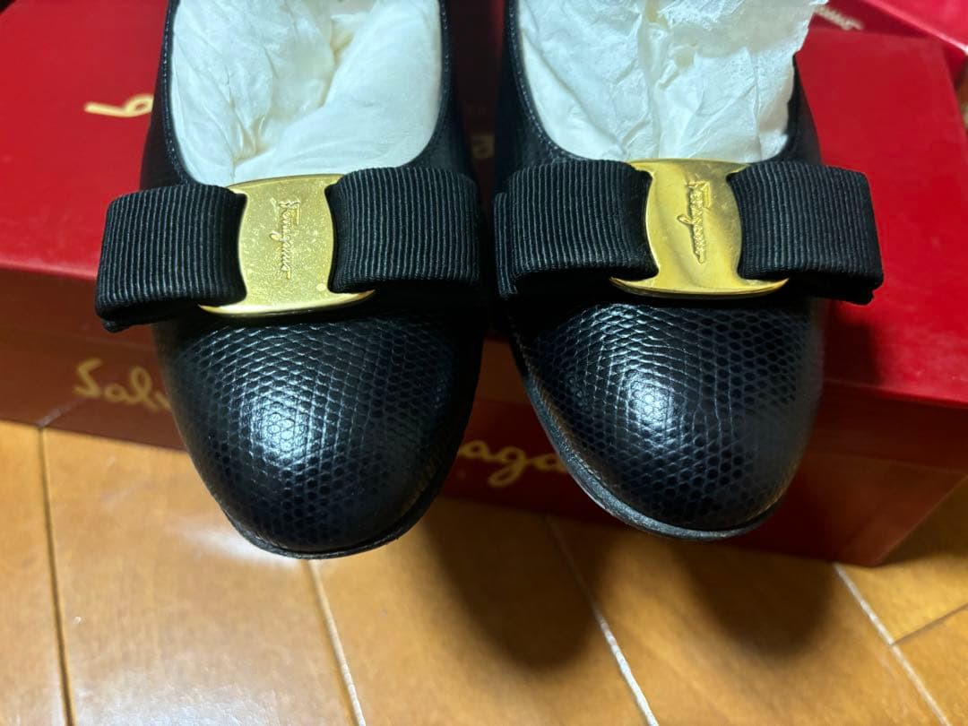 Salvatore Ferragamo リボンシューズ