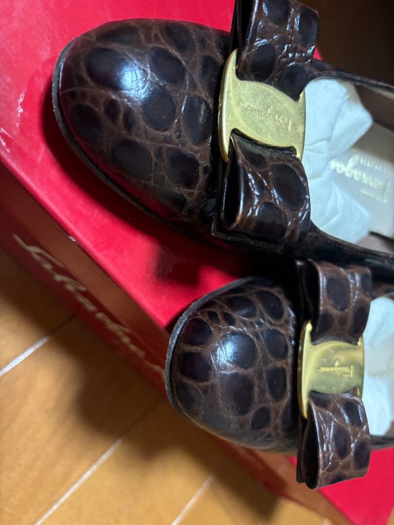 Salvatore Ferragamo リボンシューズ