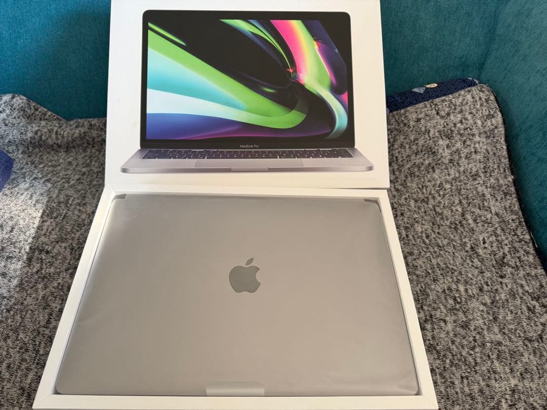 MacBook Pro 13.3インチ　512GB ／保護フィルム予備有り