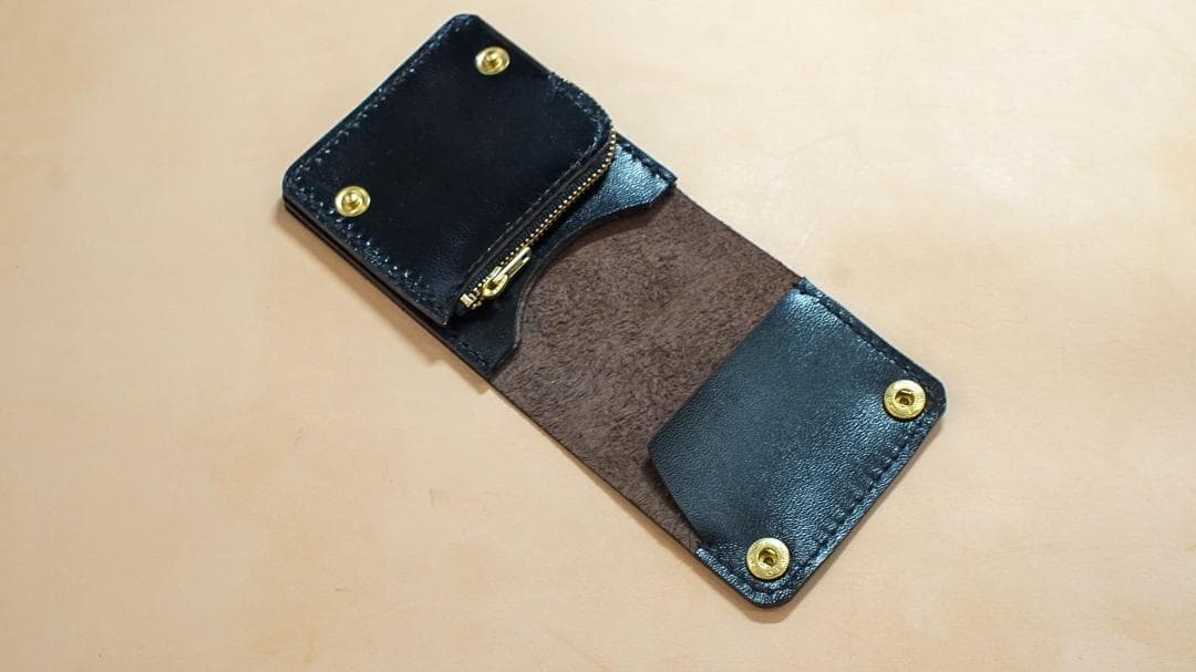 スマートトラッカーウォレット　タンニン鞣し　ブラック　茶芯　馬革手縫い