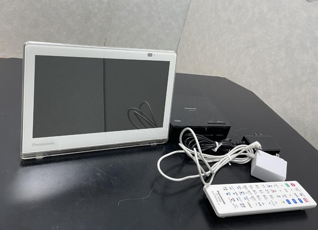 Y♢597 パナソニック ポータブルテレビ 防水モデル　 UN-10E11