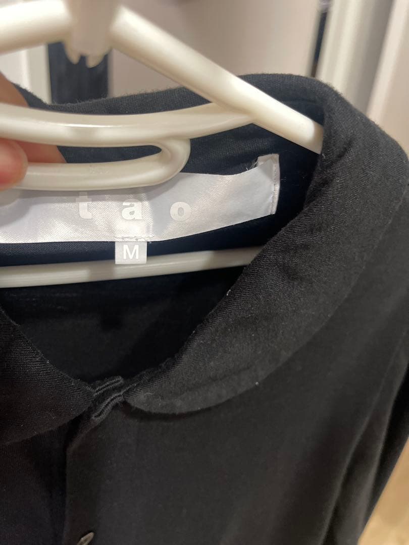 最終値下げ　フリル付きブラック長袖シャツ