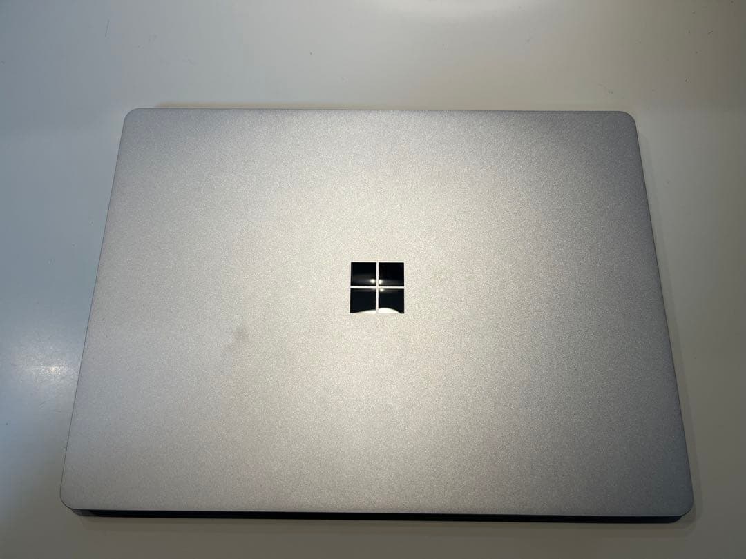 Microsoft surfaceシルバー 13インチ ノートPC【ジャンク品】