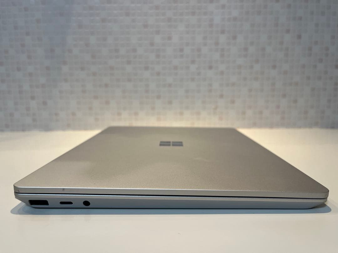 Microsoft surfaceシルバー 13インチ ノートPC【ジャンク品】